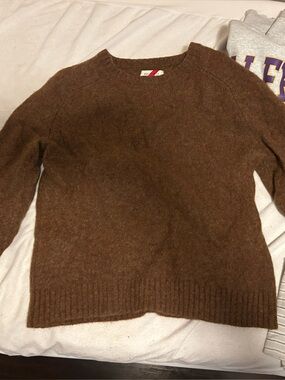 Unisex 100% wool sweater